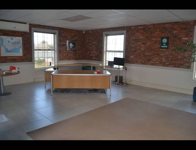 650M² WAREHOUSE FOR SALE IN KILLARNEY GARDENS